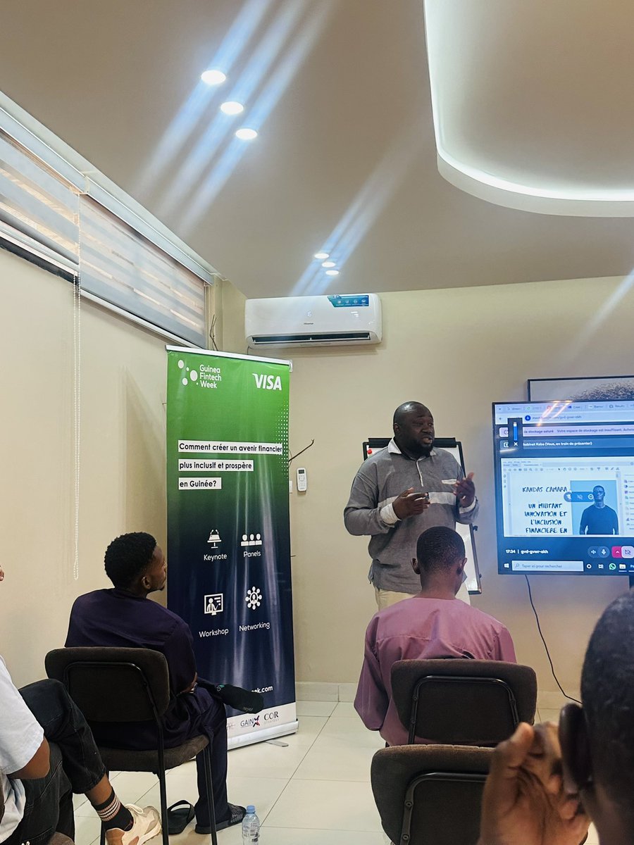 Quelle masterclass avec M. Kandas Camara ! 
Une audience captivée par son parcours (Ecobank, Visa, Flocash) et ses insights sur la fintech africaine.
#GuineaFintechWeek #TrusteeAccelerator #AfricaTech