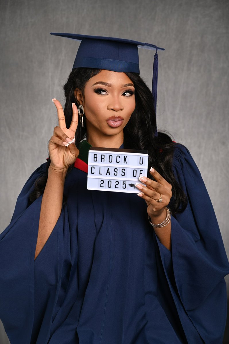 GRADUATED ON MY BIRTHDAY WITH HONOURS… couldn’t have asked for a better birthday gift 🥹❤️