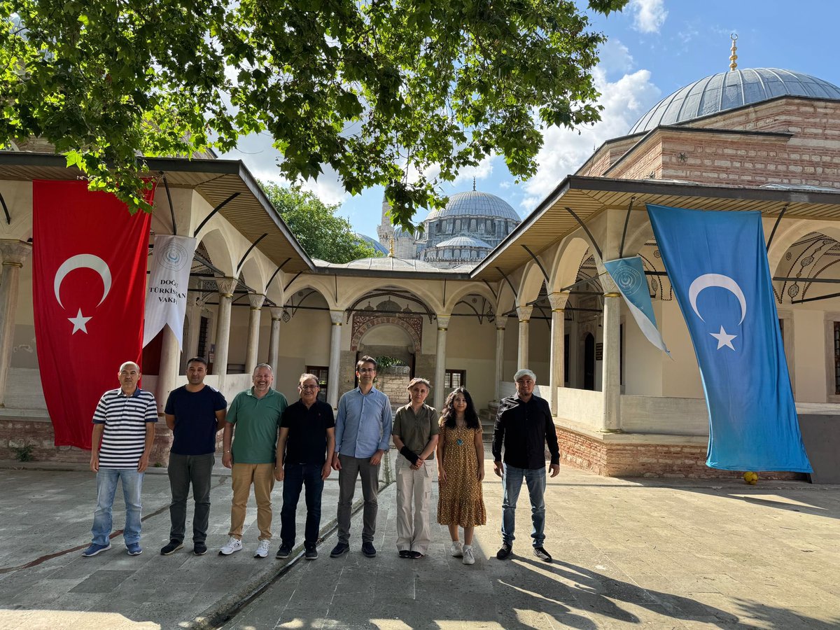 Abdulhamit Avşar (@abdulhamitavsar) on Twitter photo Vakfımızda yine verimli bir hafta sonu oldu.
Uygurlar, Türk sanatının öncüsü olan# bir boydur. Vakfımız, Uygur sanatını tanıtmak için de önemli adımlar atıyor.
<a href="/DTvakfi/">Doğu Türkistan Vakfı</a> #uygursanatı Vakfımızda yine verimli bir hafta sonu oldu.
Uygurlar, Türk sanatının öncüsü olan# bir boydur. Vakfımız, Uygur sanatını tanıtmak için de önemli adımlar atıyor.
<a href="/DTvakfi/">Doğu Türkistan Vakfı</a> #uygursanatı