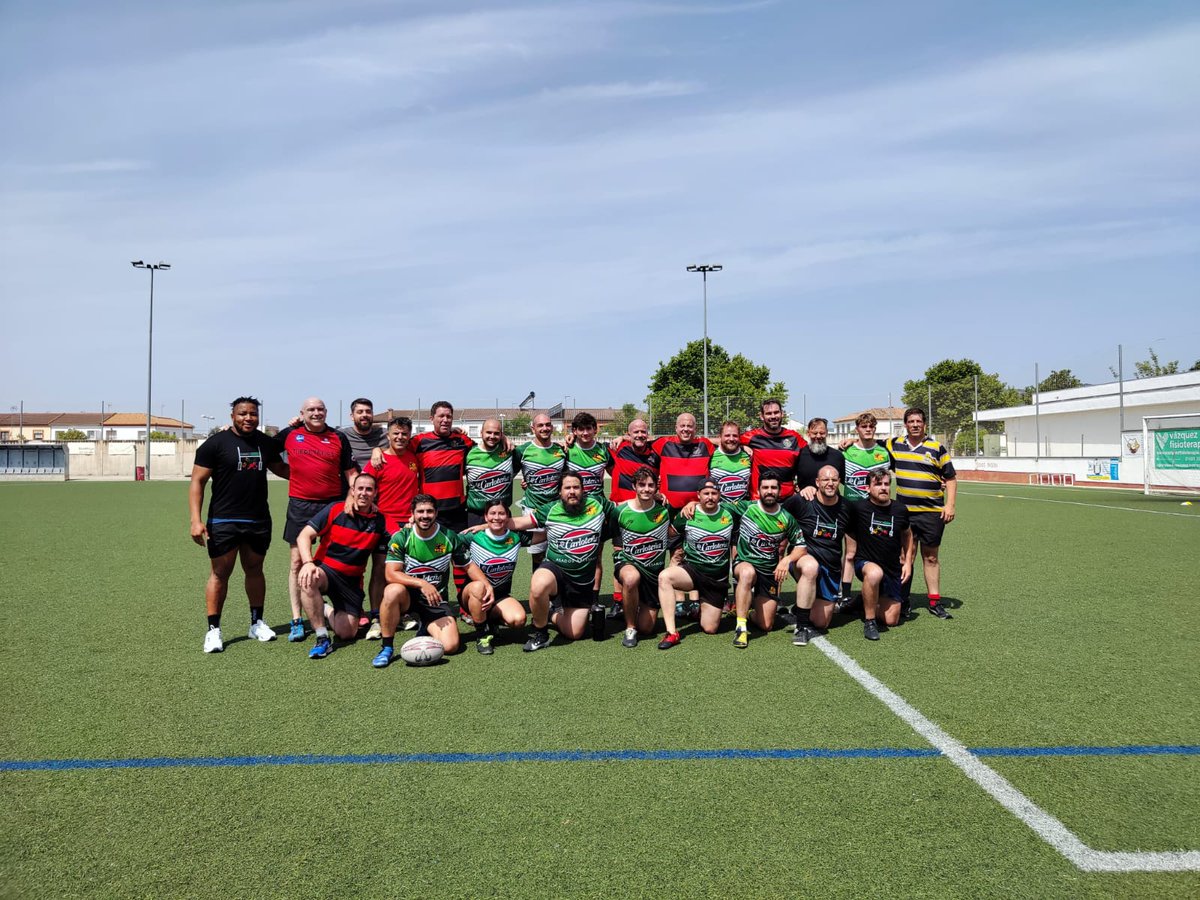 Gran jornada de Rugby e integración con la <a href="/fundacionEMET/">Fundación EMET</a> de Córdoba junto a <a href="/Thierryfuteu/">Thierry futeu</a>. Más de medio centenar de niños y niñas de 6 a 18 años han participado en el clinic y luego echamos un buen rato con los seniors de los equipos de la ciudad y Veteranos de Agrónomos