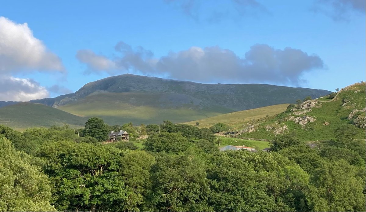 Carnedd Dafydd heno/this evening… Mynyddoedd y Carneddau / /Carneddau mountains <a href="/CarneddauPonies/">Carneddau Mountain Pony Society</a>
