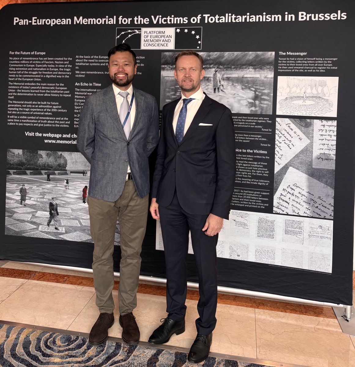 On this Day of Mourning &amp; Hope, marked in #Lithuania to remember the June deportations of 1941, I join the call for the erection of the Pan-European Memorial in #Brussels to honour all victims of totalitarian regimes. Memory is our duty.

📸: W/ Tszwai So, author of the memorial