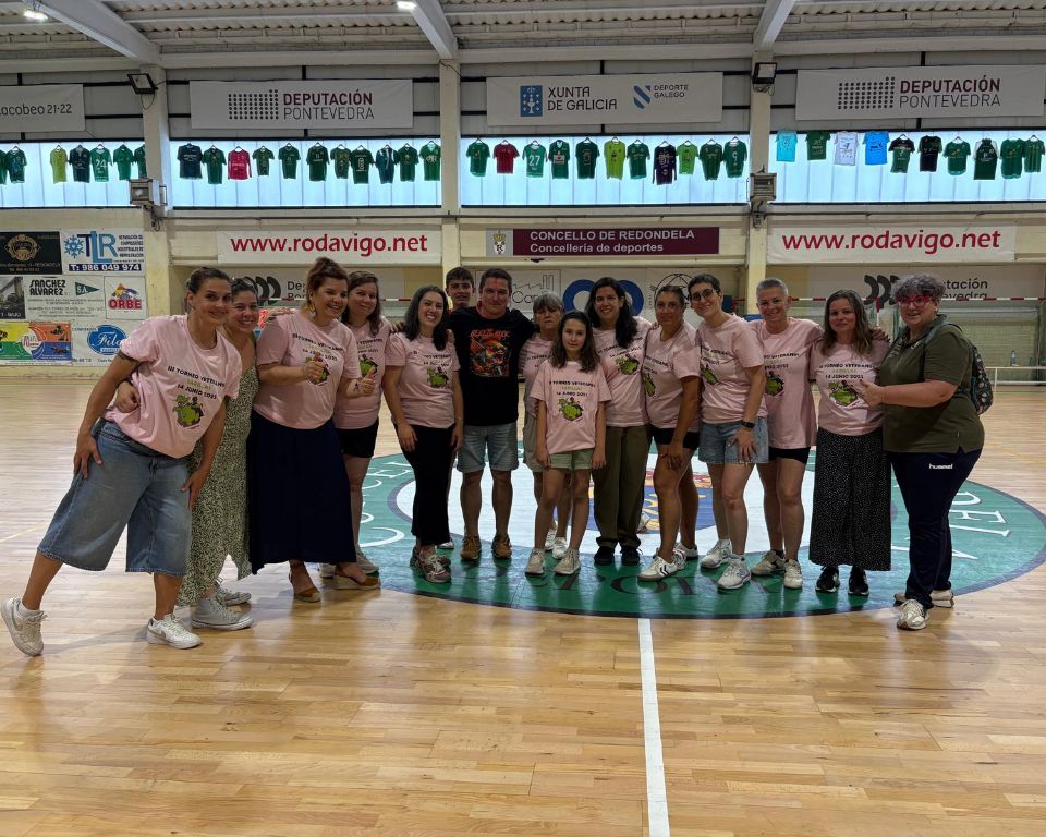 CB_ChapelaWeb's tweet image. Ahí temos as nosas veteranas no Torneo Sarillas de Redondela!!!
❤💚❤💚