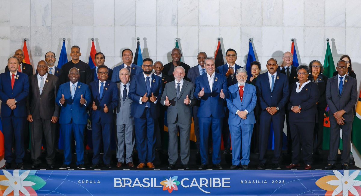 <a href="/DiazCanelB/">Miguel Díaz-Canel Bermúdez</a>, Querido amigo <a href="/LulaOficial/">Lula</a>, agradezco tu permanente denuncia del #BloqueoGenocida que, junto a la fraudulenta inclusión de #Cuba en la lista de Estados patrocinadores del terrorismo, intentan asfixiar al pueblo cubano y destruir la noble obra de la Revolución Cubana.