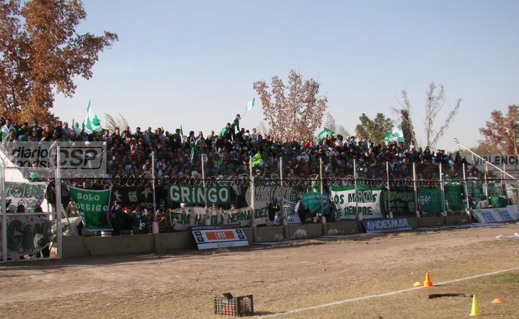 IdentidadVerde's tweet photo. 🗓️ #UnDíaComoHoy

🗃️ Las postales del 14 de junio de 2009, fecha patria para @ClubSpBelgrano. Una multitud alentando en las tribunas y un equipo que contagió siempre. La gloria, esta vez, volvía a San Francisco. https://t.co/kU9sd4ZJ2V