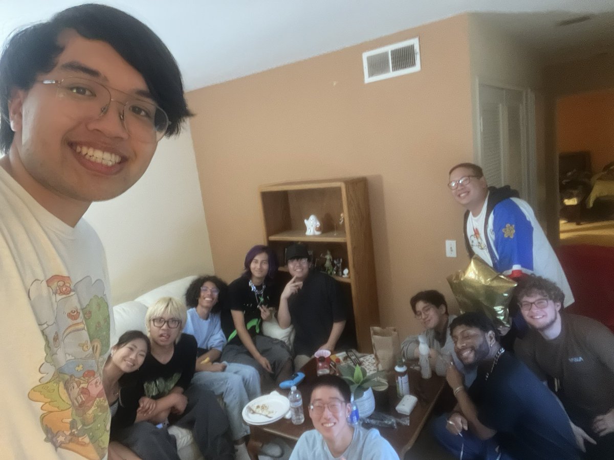 Last week in college cooking (for school year 2024-2025):

idk we did a bunch of Italian stuff so we have spaghetti, focaccia, pork cutlet for the main course and tiramisu for dessert

Pass or fail

Always a pleasure to host and serve food to friends :D