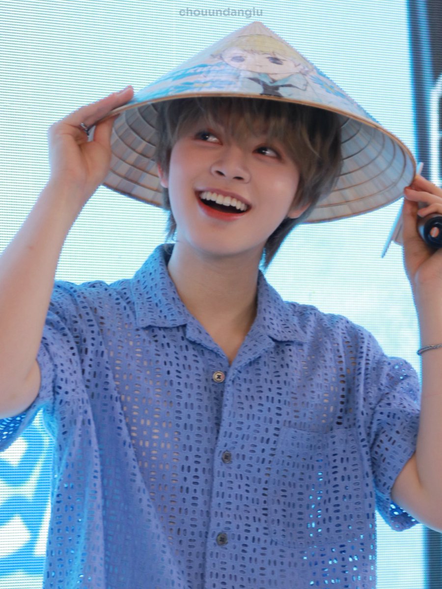 chouundangiu's tweet photo. em cún đội nón lá xinh thế ૮ >ﻌ< ა

#ARrC #아크 #KIEN #끼엔 https://t.co/l4jBOEOJmj