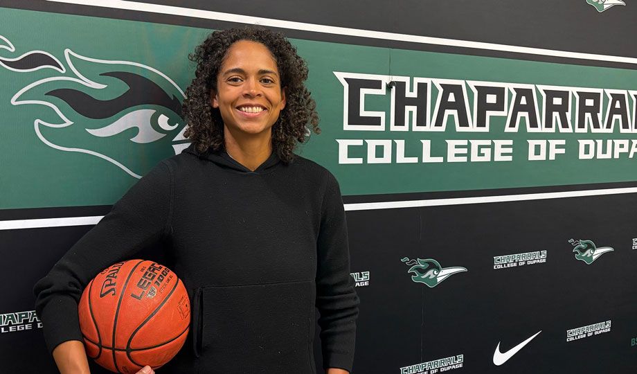CODAlumni's tweet image. 🏀 Kristin Ison has been named Head Women’s Basketball Coach at COD! A former standout at Northwestern &amp;amp; assistant at North Central &amp;amp; Lake Forest, she brings a passion for building a winning culture both on and off the court. 💚 #GoChaps #NJCAA buff.ly/eG1we8t