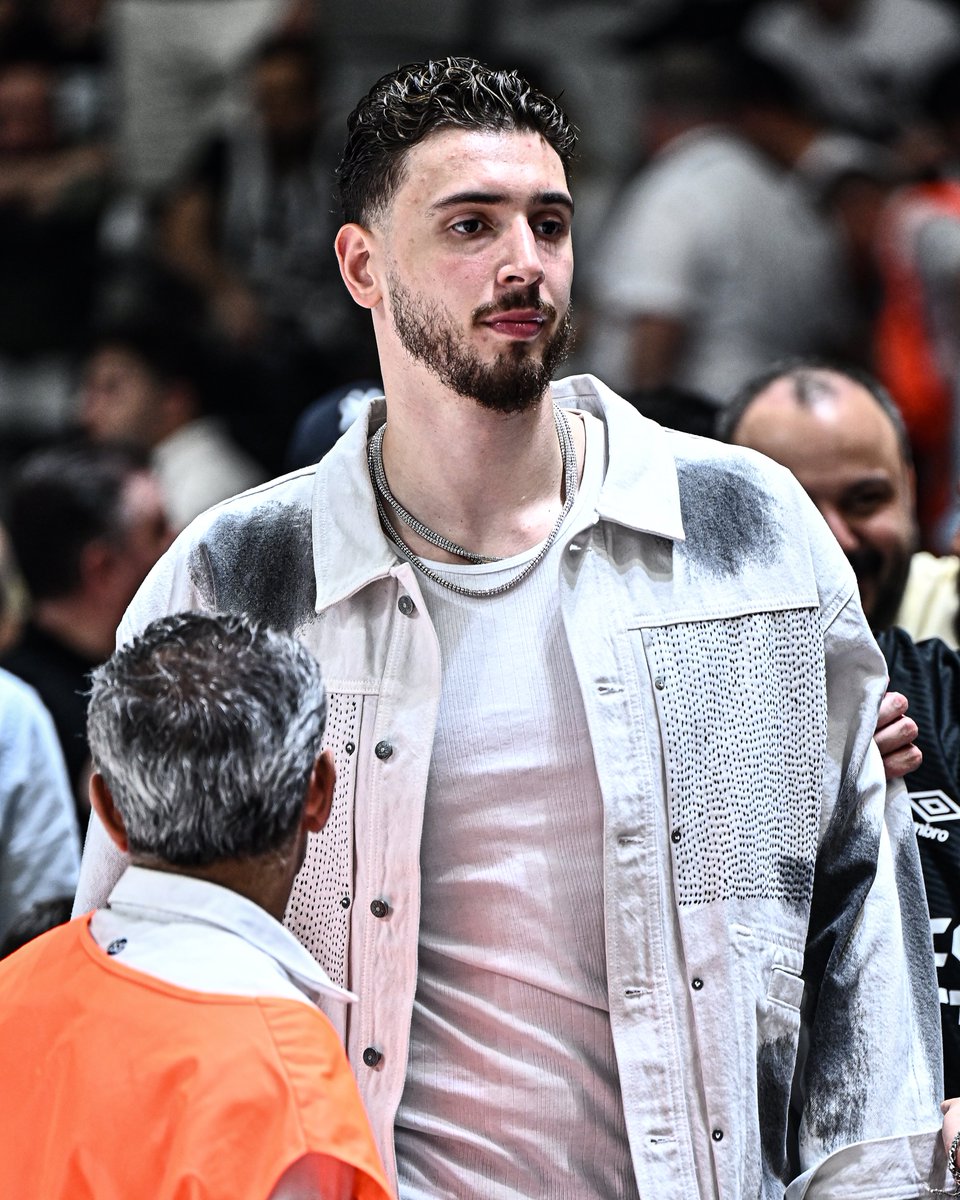 BJK_Basketbol's tweet photo. İyi ki Beşiktaşlıyız. 🦅 https://t.co/eWRtrKufOO