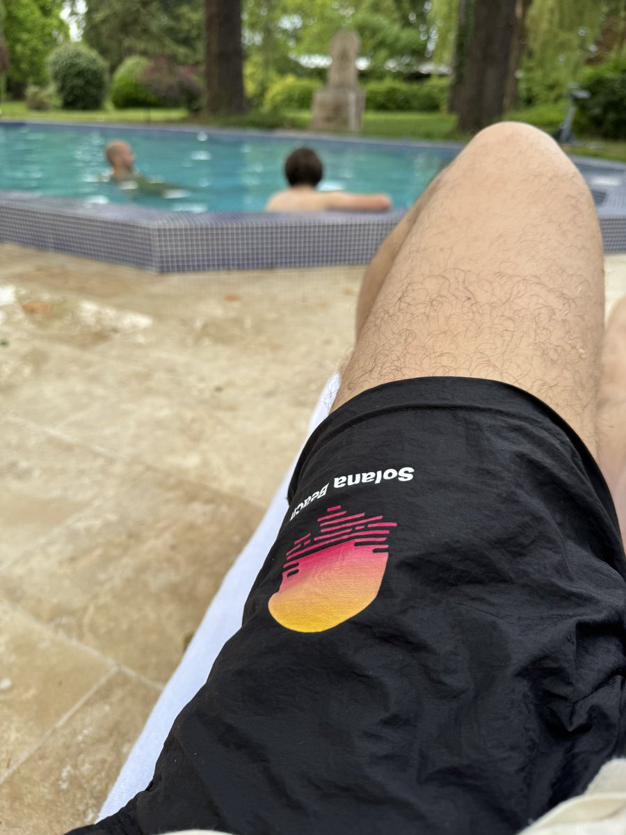 Loving my <a href="/solanabeach_io/">Solana Beach</a> swimming trunks