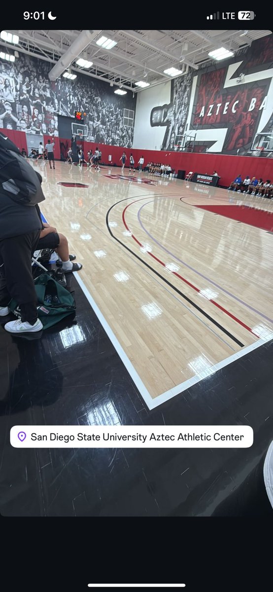 tritonshoops's tweet image. San Diego St. Team Camp with the Tritons. Went 1-1 yesterday, losing to a very good La Jolla Country Day HS in a competitive game. Today, Day 2 for 3 more games! #ForksUp #AlliN #GuardU 🔱🏀