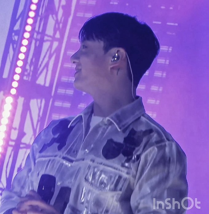 jinkook's reaction to hearing each other sing on stage 😭