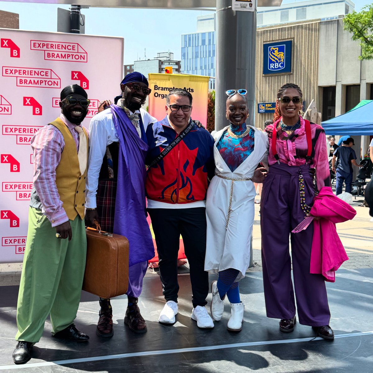 lourozmercader (@lourozmercader) on Twitter photo Thank you <a href="/Luminato/">Luminato Festival</a> and <a href="/baobrampton/">Brampton Arts Organization</a> for helping to launch the 2025 Farmers’ Market in Downtown Brampton with a performance of Dandyism! Thank you <a href="/Luminato/">Luminato Festival</a> and <a href="/baobrampton/">Brampton Arts Organization</a> for helping to launch the 2025 Farmers’ Market in Downtown Brampton with a performance of Dandyism!