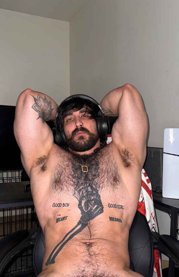 Just say 'hello' if you want to unlock my nudyzz🥵