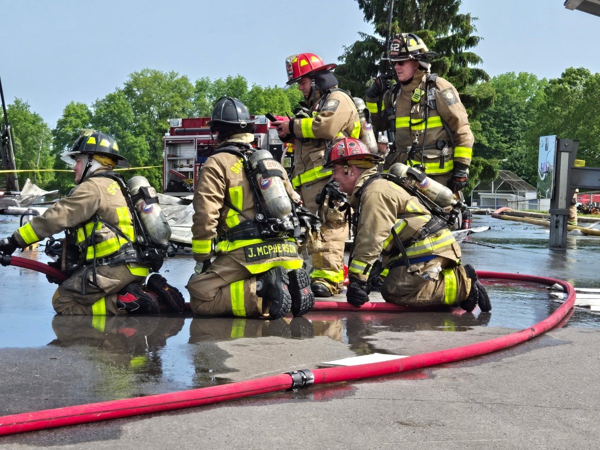 SFD responded to Brockport with an Engine, Truck and Tanker for a commercial building fire this morning #ROC @westsidenews #spencerport <a href="/BrockportFDPIO/">Brockport FD PIO</a> <a href="/nysfirechiefs/">NYSAFC</a> <a href="/mcfw/">MonroeCountyFireWire</a>
