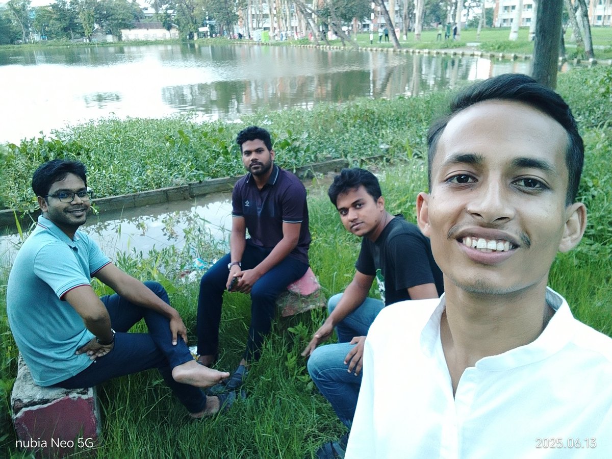 blackwhiteimran's tweet photo. https://t.co/t2oyIzthfM