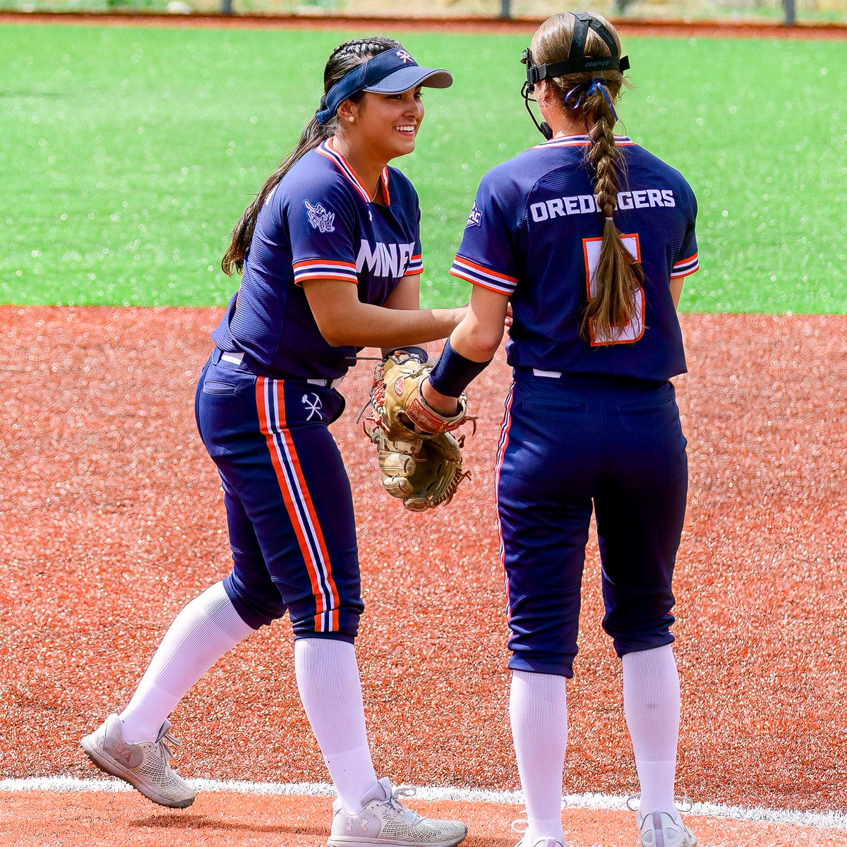 MinesSoftball's tweet image. Admin had a reminder in their phone, but didn't have their computer yesterday so Happy World Softball Day on a Saturday instead!
📸 - Kurt Devoe
#HelluvaEngineer