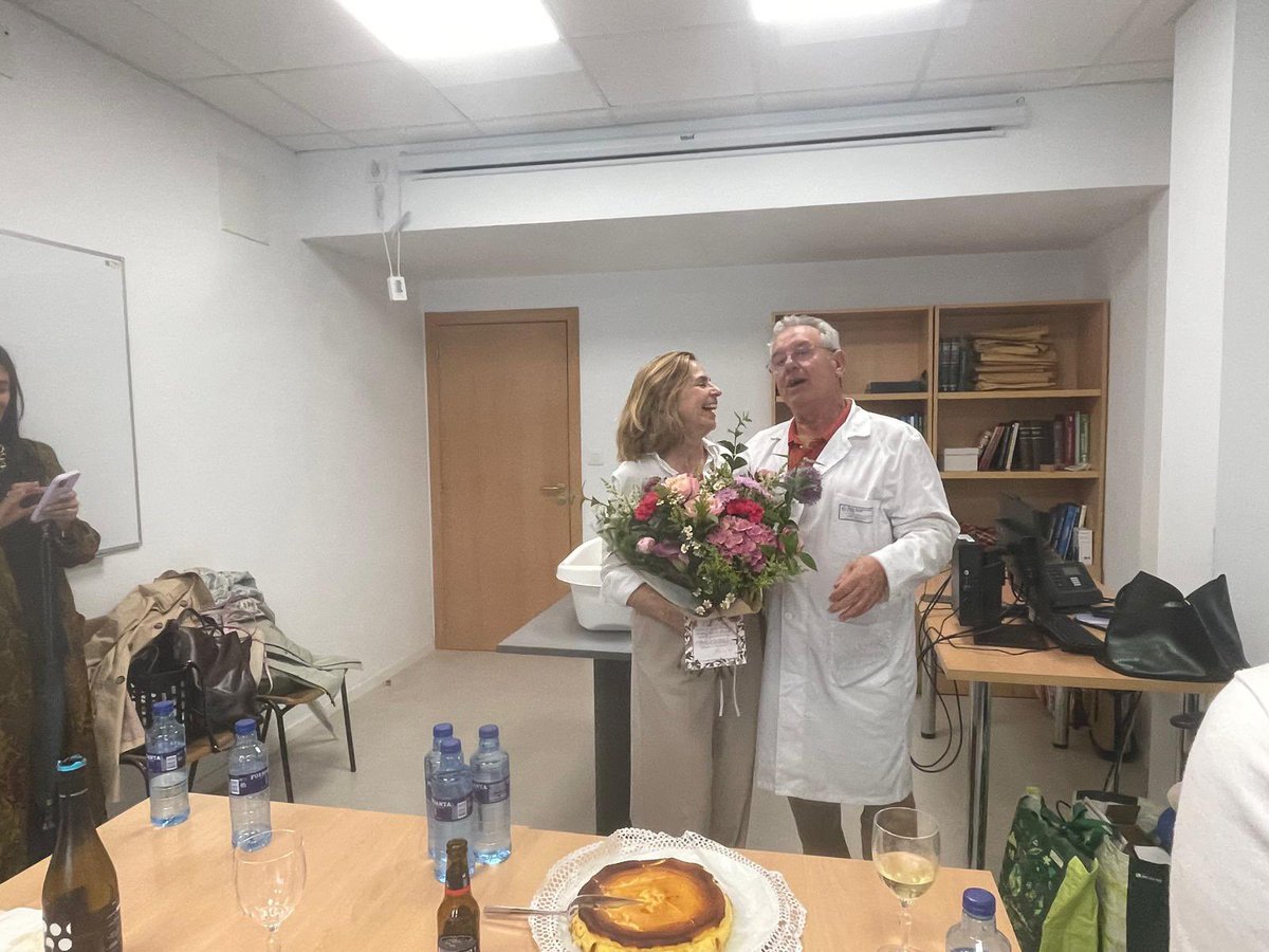 Despedida ayer de nuestra muy querida matrona Nela … que esta nueva etapa que comienzas esté llena de proyectos y de felicidad. Te vamos a echar de menos!!!☺️☺️