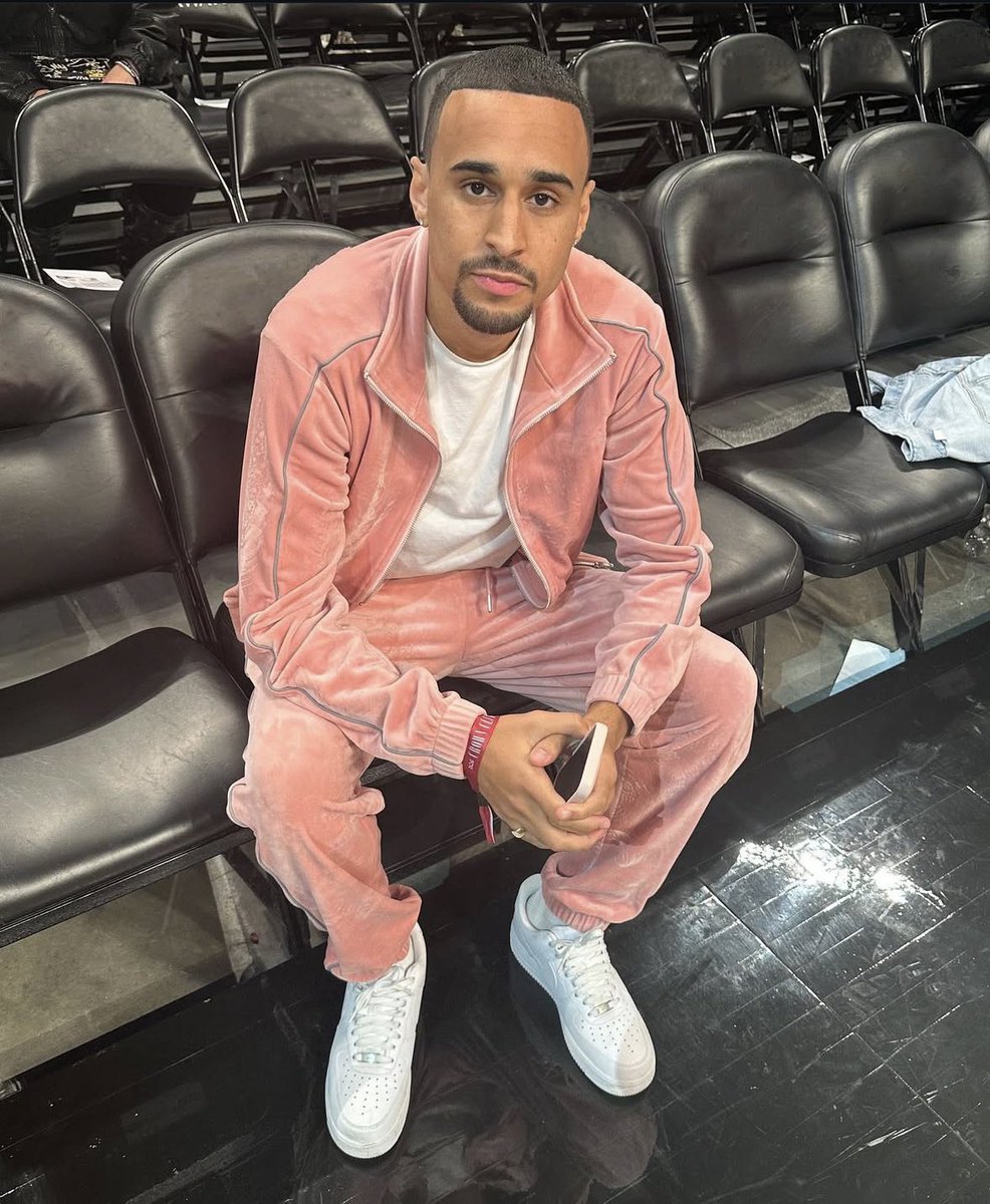 dontblamespeed's tweet image. Officially an Amex Member
Special Thanks to @LanaPalms and @markhubberx