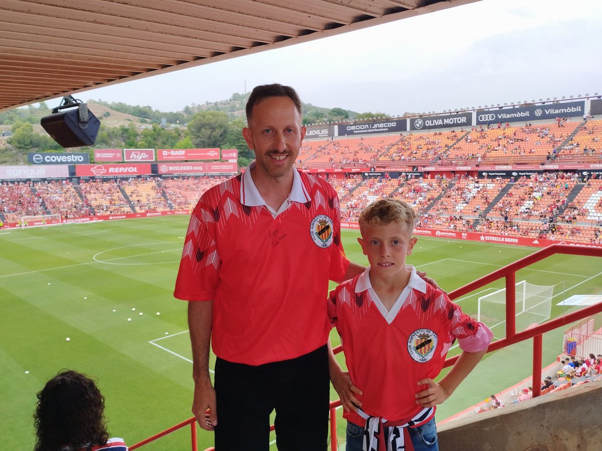 Sempre Nàstic (@semprenastic) on Twitter photo Avui hem fet la prèvia amb <a href="/adriacoch/">Adrià Coch</a> després que <a href="/MarcFdez11/">Marc Fernandez</a> portés avui la samarreta de Santi Coch en homenatge al mite del Nàstic Avui hem fet la prèvia amb <a href="/adriacoch/">Adrià Coch</a> després que <a href="/MarcFdez11/">Marc Fernandez</a> portés avui la samarreta de Santi Coch en homenatge al mite del Nàstic