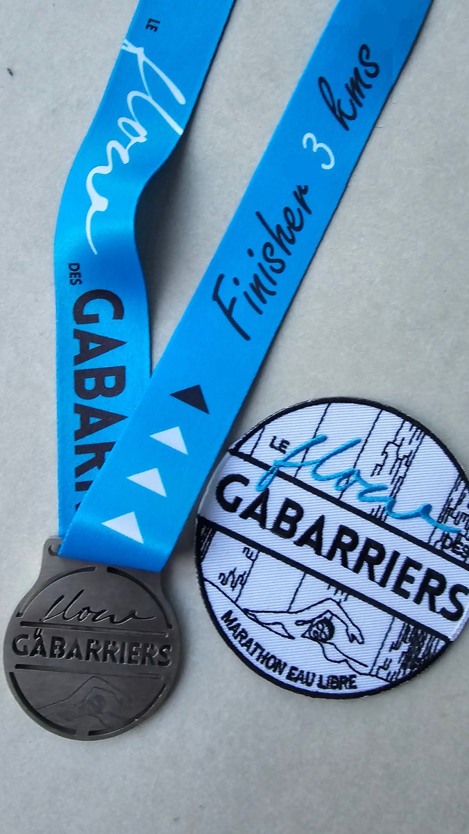 EloScicomm's tweet image. Après 2 ans sans nager plus de 100m (à cause d'un problème d'épaule) je me suis lancé un challenge:
3km dans la Charente dont 1.5k à contre courant.
Quelques crampes,un coup de chaud plus tard : J'AI TERMINÉ 🎖✨️💪💦
Très lentement mais le but était de finir. Fierté totale!!