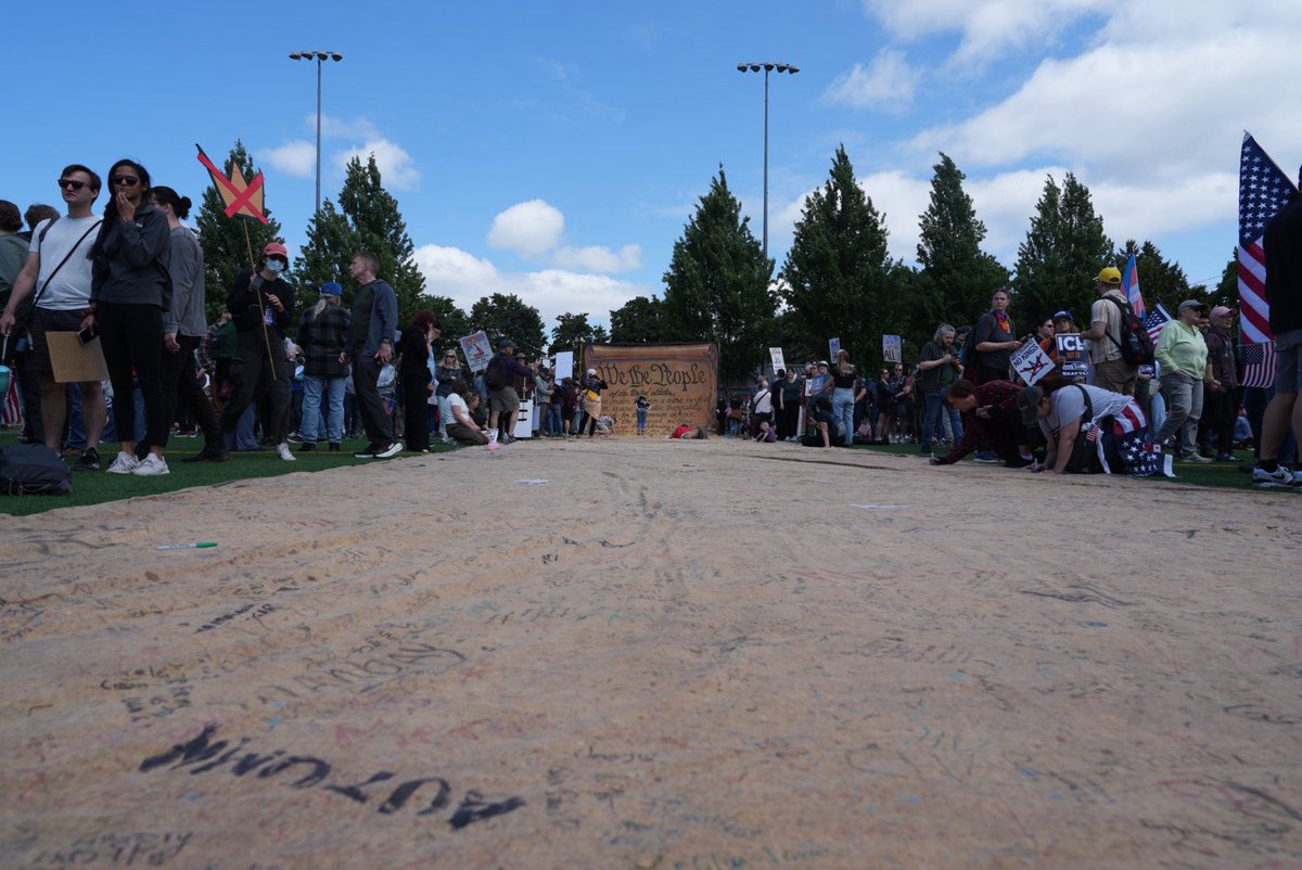 At Cal Anderson Park in Capitol Hill to cover the Seattle’s downtown “No Kings” rally. Updates in this thread.

Speakers to start at 12noon for an hour prior to the march to Seattle Center.

For <a href="/thedaily/">The Daily of the University of Washington</a>
