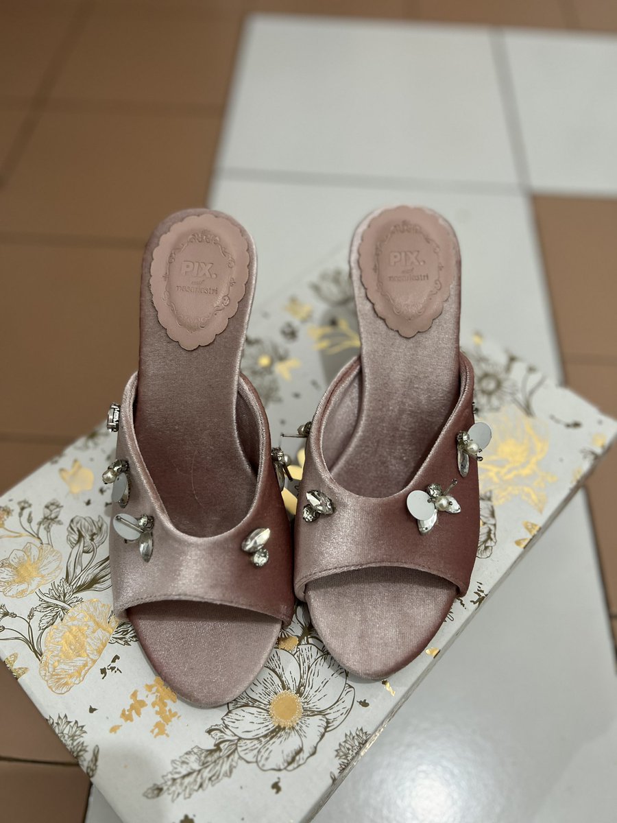 thingsby tweet media