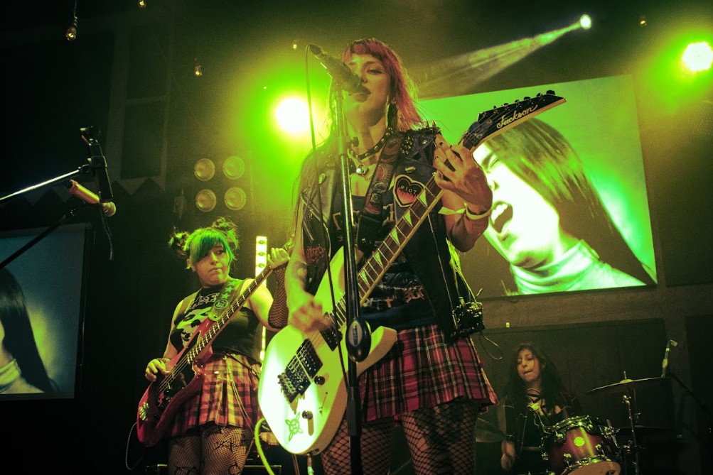 LAS FOKIN BICHES anuncian gira internacional por Europa y Colombia!!  

<a href="/LasFokinBiches/">Las Fokin Biches</a> 

chicasrockeras.com/blog.asp?blog_…