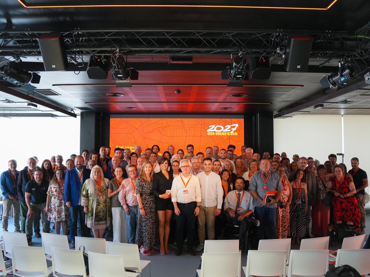 CPerezNievas's tweet image. Gracias a todos los compañeros que habéis participado en esta jornada municipalista. Sois el mejor ejemplo de servicio público y compromiso con la regeneración que España necesita.

Juntos, desde lo local, devolveremos la dignidad y la esperanza a nuestra política.

#2027enMarcha