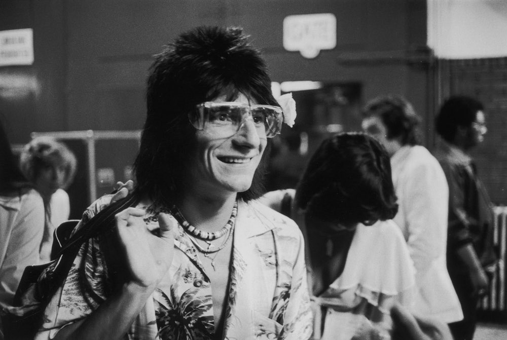 RollingStones's tweet image. In 1975, Christopher Simon Sykes, joined the Rolling Stones Tour of the Americas, known as T.O.T.A ’75. It was his first ever stint as a tour photographer, having previously specialised in photographing the interiors of Stately Homes.
“The first show I attended I kept pinching…