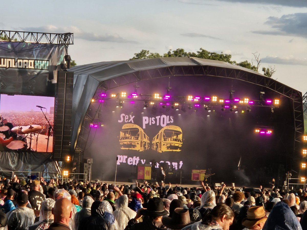 MrBartzabel's tweet image. Never thought I&apos;d get this opportunity! SEX PISTOLS!🤘🏽
#DOWNLOAD #downloadfestival #download2025