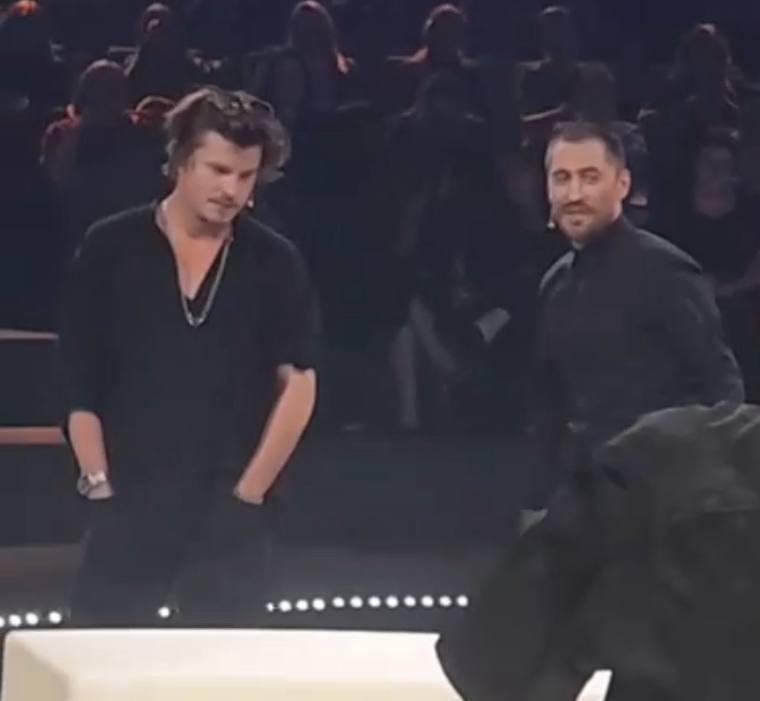 БЛЯТЬ Я ПРОСТО Я----- КАК ЖЕ МНЕ ХОРОШО ВЫ БЫ ЗНАЛИ