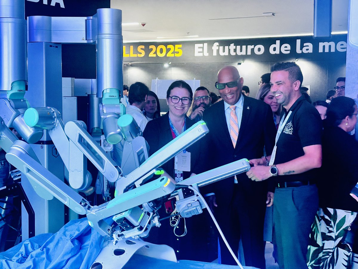 Mohittripathi89's tweet photo. Global Mission, Indian Vision🤩
#TricolorInColombia 🇮🇳🤝🇨🇴
@DrSJaishankar  @narendramodi  @PMOIndia @tarunchughbjp 
🇮🇳🤖 Proud to launch our Make in India surgical robot ‘SSi Mantra’ in the heart of Colombia, South America - after a successful run in Ecuador, SA!
Jai Hind 🇮🇳♥️ https://t.co/Aakkytdb93