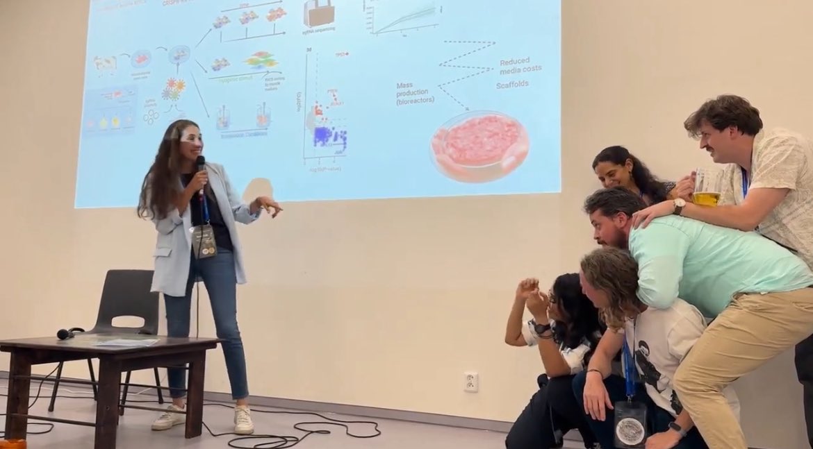 rak_roni's tweet photo. Although it already feels like a distant memory, the https://t.co/CwykCXGVNi + NightScience meeting was such an amazing experience! Thank you @OdedRechavi @ItaiYanai @petrsvoboda and all organizers for making it happen https://t.co/2nmepEAR83