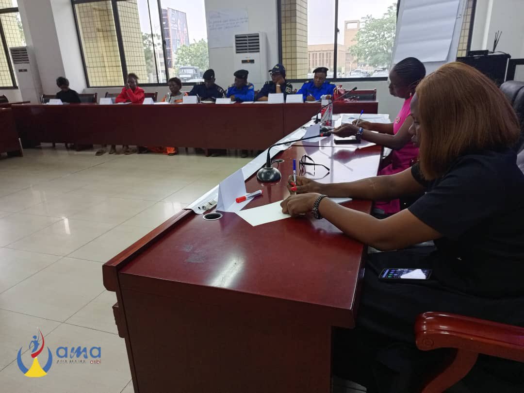 afiamama's tweet image. #Kinshasa
Jour 1:  jour de formation des ambassadeurs #Makokiyamwasi sur la clarification des valeurs et la transformation des attitudes face à #avortement #CVTA.
Ils ont été formés sur la manière de sensibiliser qui soit sensible au #traumatisme et au #genre.