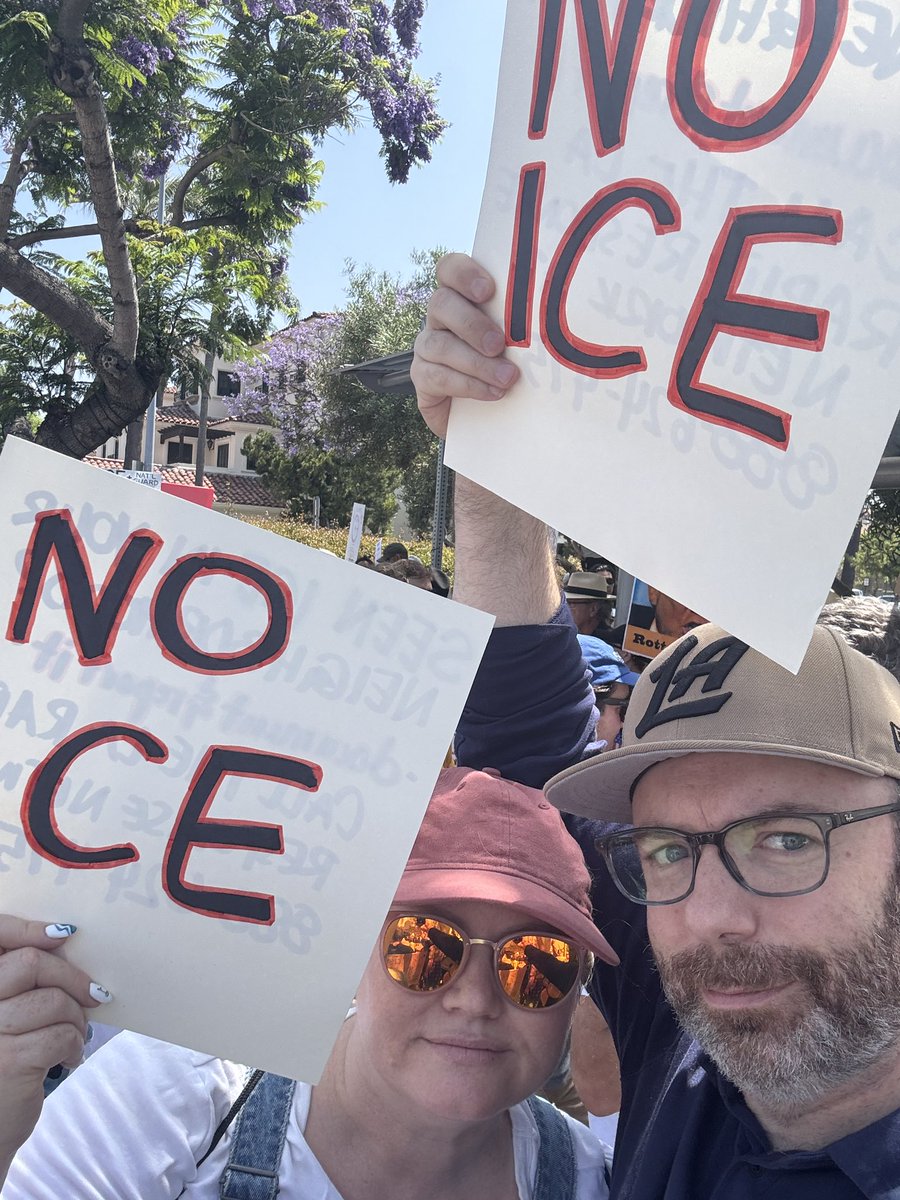 MorganPeteBrown's tweet photo. #NoKings #NoIce Culver City ❤️ Los Angeles https://t.co/jvuO4FXANu