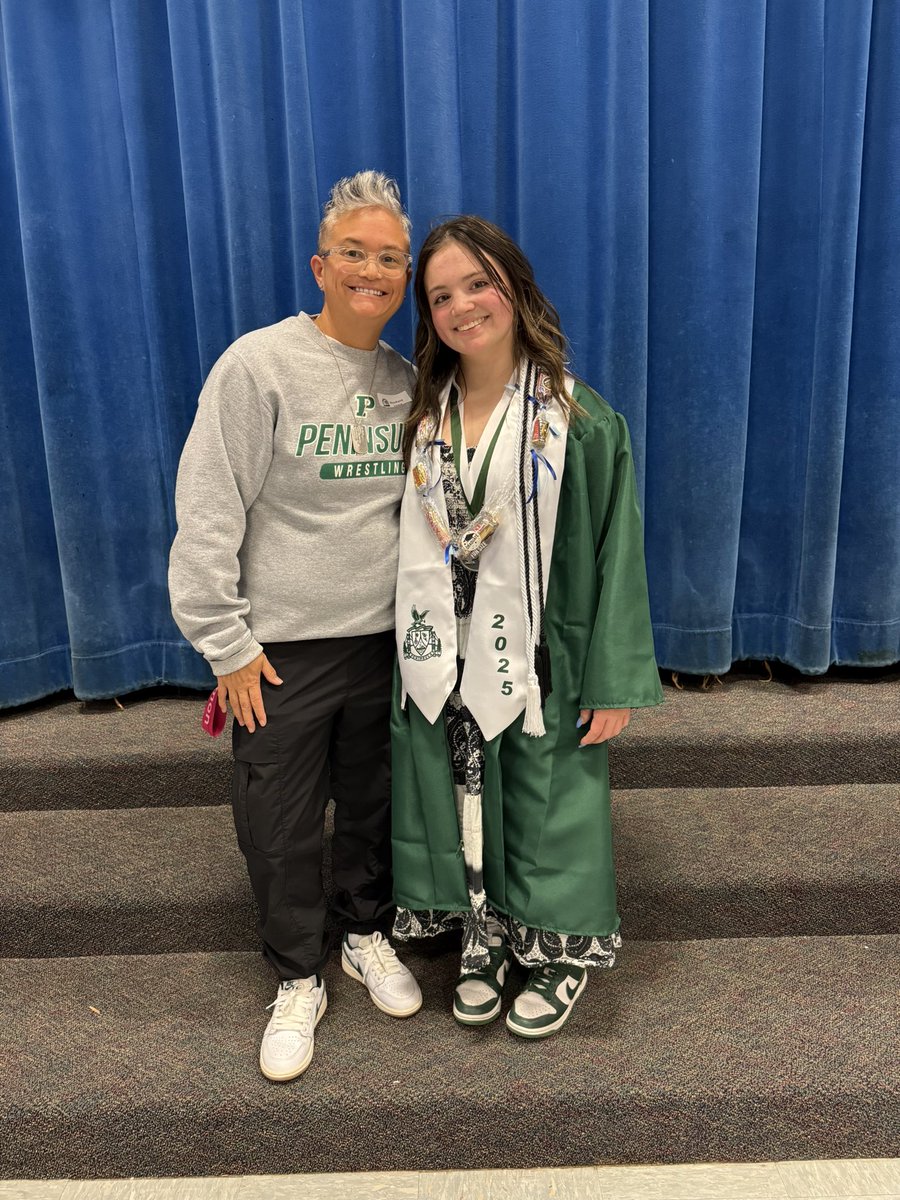 Proud of you kid! You did it! Happy Graduation to my niece Olivia. #Co2025 🎓💚