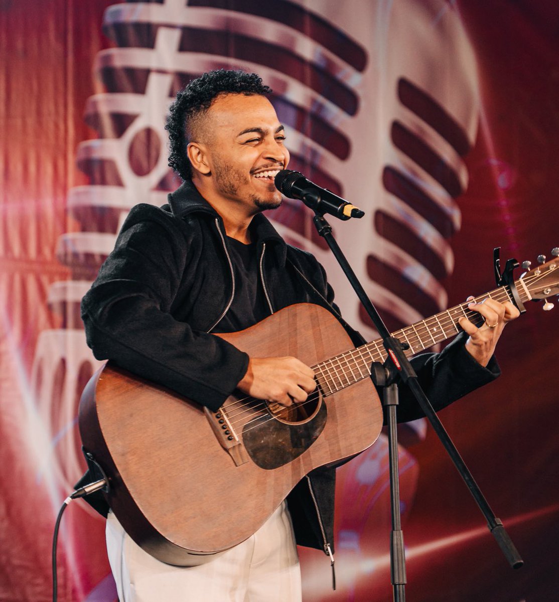 AdventistaMiCOP's tweet photo. 🎶✨ ¡Voces que elevan el alma!
Jefferson César de @VocalLivre nos regaló un momento especial con su ofrenda musical en #Musicamp2025 #MiCOP
Cada nota, una oración. Cada armonía, un acto de adoración.
💛 ¡Gracias por inspirarnos a adorar con excelencia! https://t.co/kMrzfbu4Pt