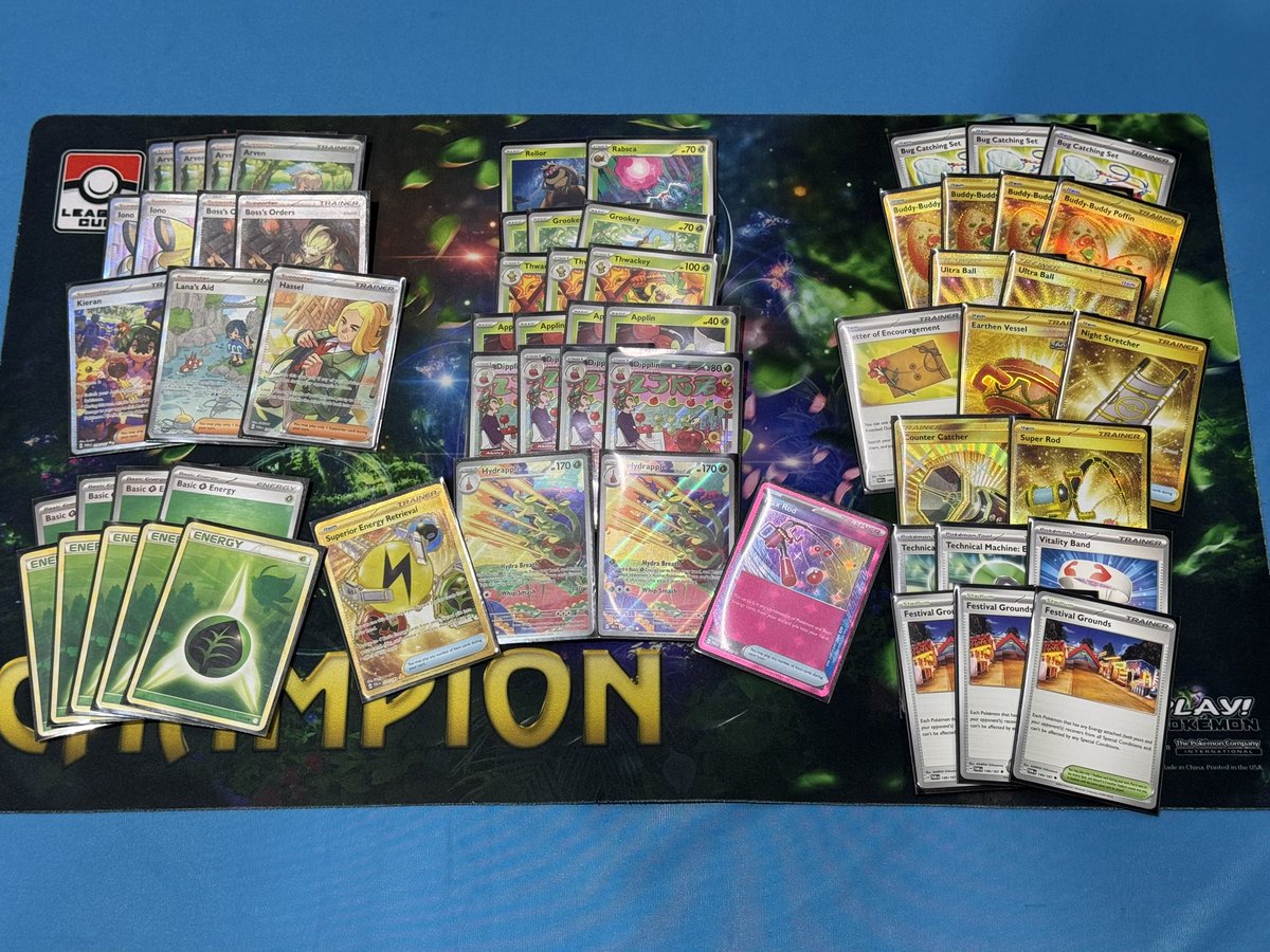 jgrimesey's tweet image. Day two at NAIC with APPLES!! 🍎🍎

We fizzled out a bit in the end, but I wasn’t even expecting to win a round with this deck let alone 7. Hydrapple is my favorite card from the new set so I had to make it work somehow, and it won me 3 of my games!