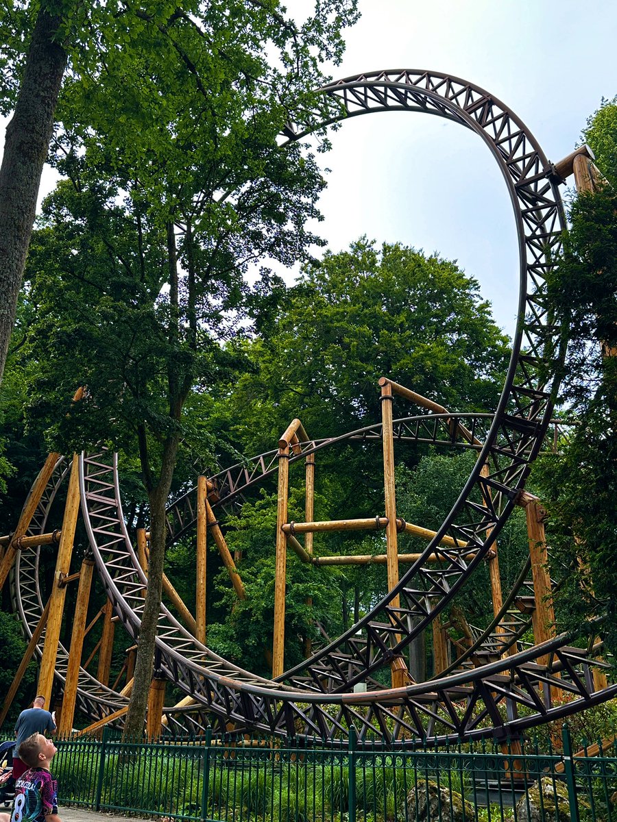 Today we visited Duinrell, a charming theme park in the Netherlands home to 3 roller coasters and an indoor water park called TikiBad! I knew very little going in but was overall very impressed with everything they had! The water park was also awesome- some really crazy slides!