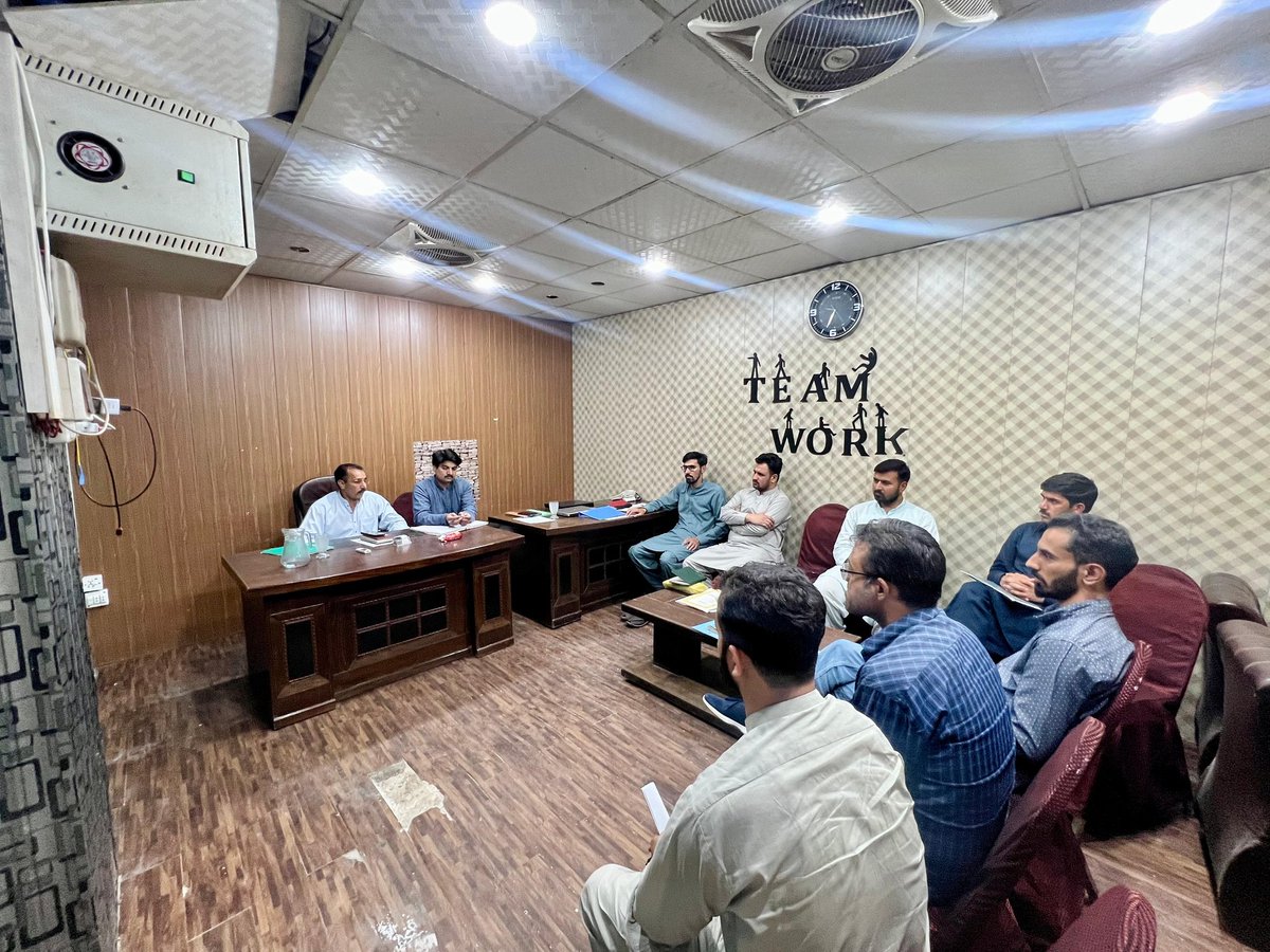 upakofficial's tweet photo. ورکنگ بیورو یونائیٹڈ پاکستان کا اجلاس 14 جون 2025 کو منعقد ہوا جس کی صدارت سنٹرل پریذیڈنٹ سردار عبدالرؤف صاحب نے کی۔ اجلاس میں اہم پارٹی امور زیر بحث لائے گئے اور ضروری فیصلہ جات کئے گئے جن پر عملدرآمد کو یقینی بنانے کے لئے سرکلر کے ذریعہ متعلقہ ذمہ داران تک پہنچا دیا جائے گا۔ https://t.co/CsncGPWEko