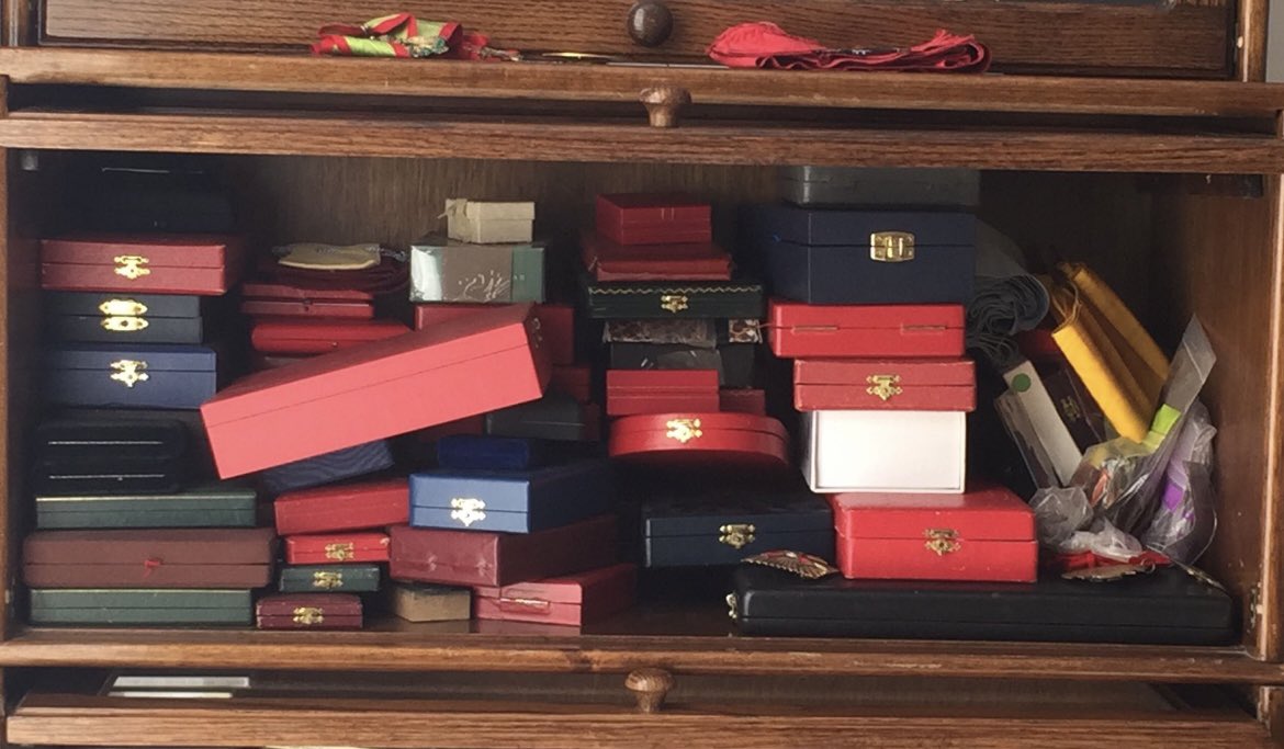 ¿Va quedando bien la reorganización? ¿Posiblemente sea mejor por país y por región? ¿Por orden y por grado? 🤔