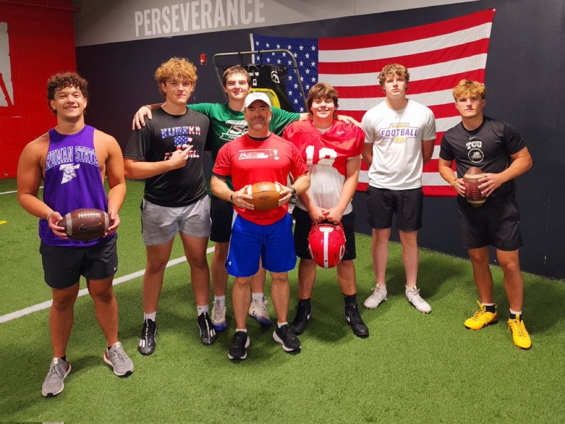 Clayton_Macy_36's tweet image. Great to be working out with @swobo again! Getting back to basics and perfecting technique in preparation for the @TheChrisRubio Rising Stars Super Showcase next weekend. @RSHS_Football @SummitGrapplers @NellyP2020 @JPRockMO