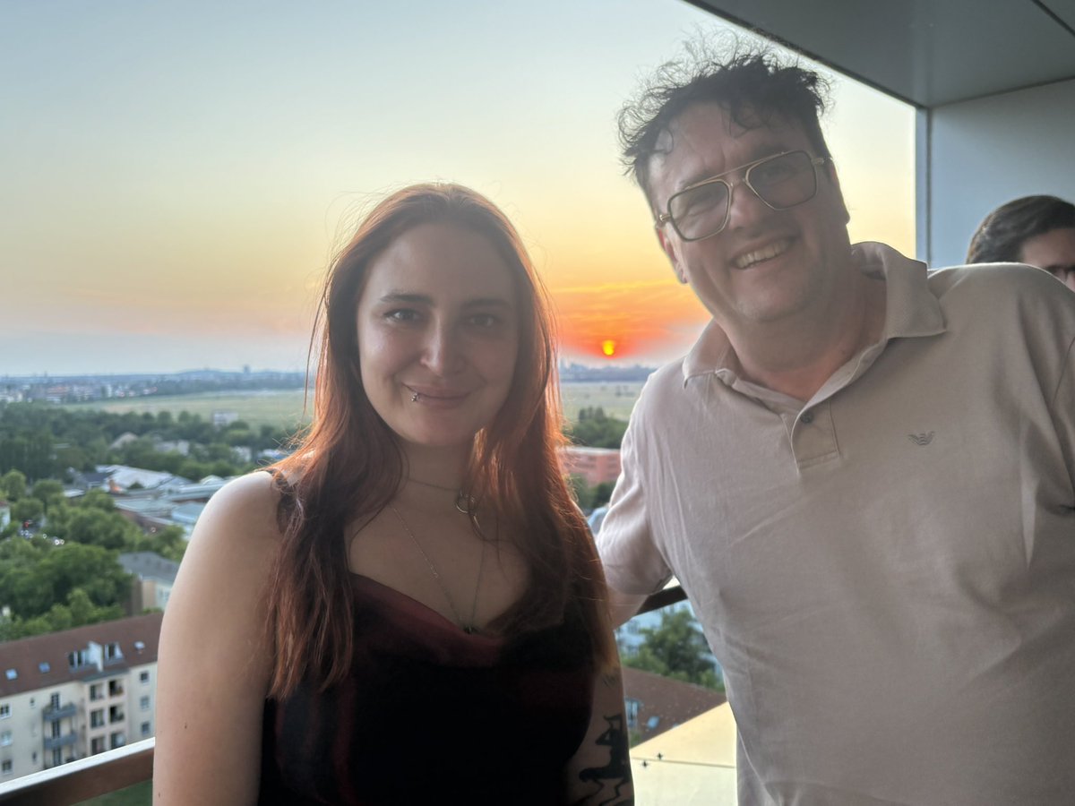 Best event at Berlin Blockchain Week. Thanks <a href="/BlackVogel_/">BlackVogel</a> for inviting me!
And ofc for organising this amazing sunset!