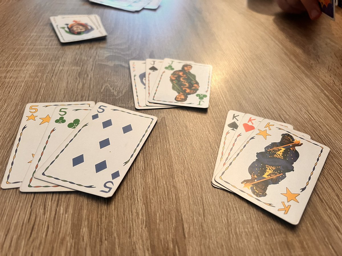 Lekker ouderwets potje kaarten 🥰