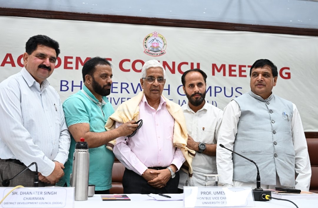 In a landmark initiative of holding the Academic Council (AC) meeting of the University of Jammu’s outside the main campus—first time in the Bhaderwah campus, a special interactive session was held with members of the civil society .