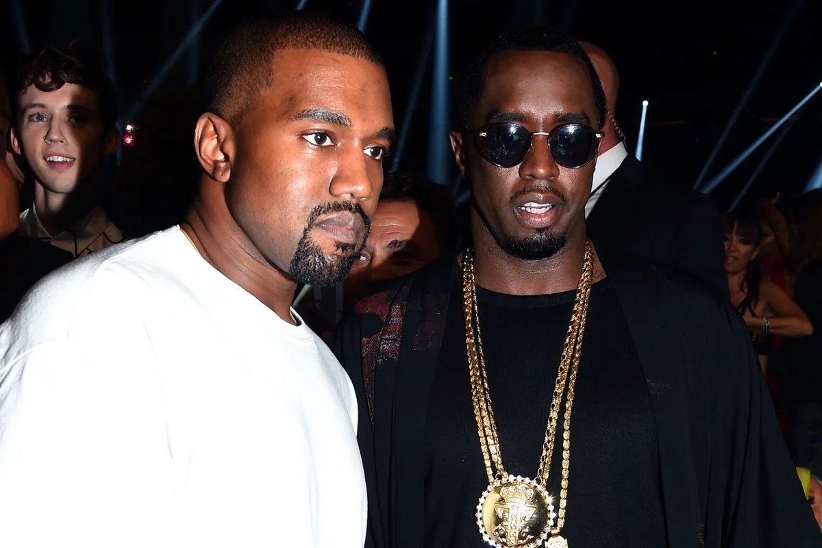 Kanye West Shows Brief Support at Diddy’s Federal Trial in NYC bit.ly/3HHjS9N 

📸 NYC LARRY BUSACCA/GETTY IMAGES