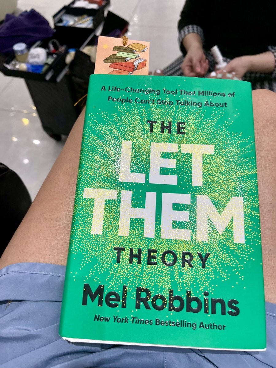 crutonpie's tweet photo. …..one of my most amazing #read #theletthem #melrobbins honesty is sublime https://t.co/yeKtXZFbgW