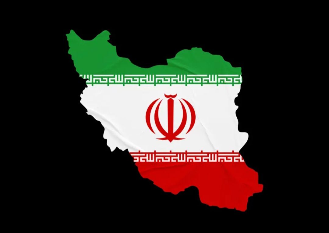 از موشک نترسید از جنگم نترسید ولی از اونی که با این حمله ها به خاک کشورش خوشحاله بترسید.
#جانم_فدای_ایران 
#خاک_مقدس