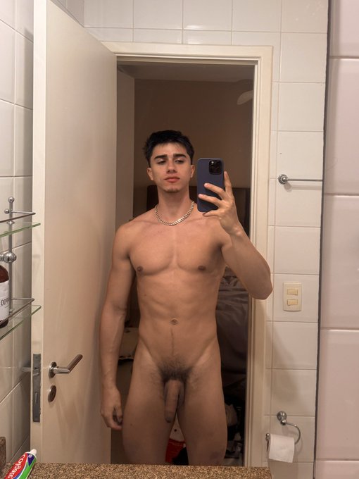 1 pic. Oi gostosos 🇧🇷 https://t.co/C1XCOVNWKN